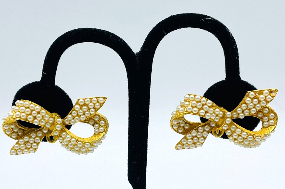 80s Ann Taylor Gold Tone Bow Pearls Clip On Earrings High Quality Missing Dangle